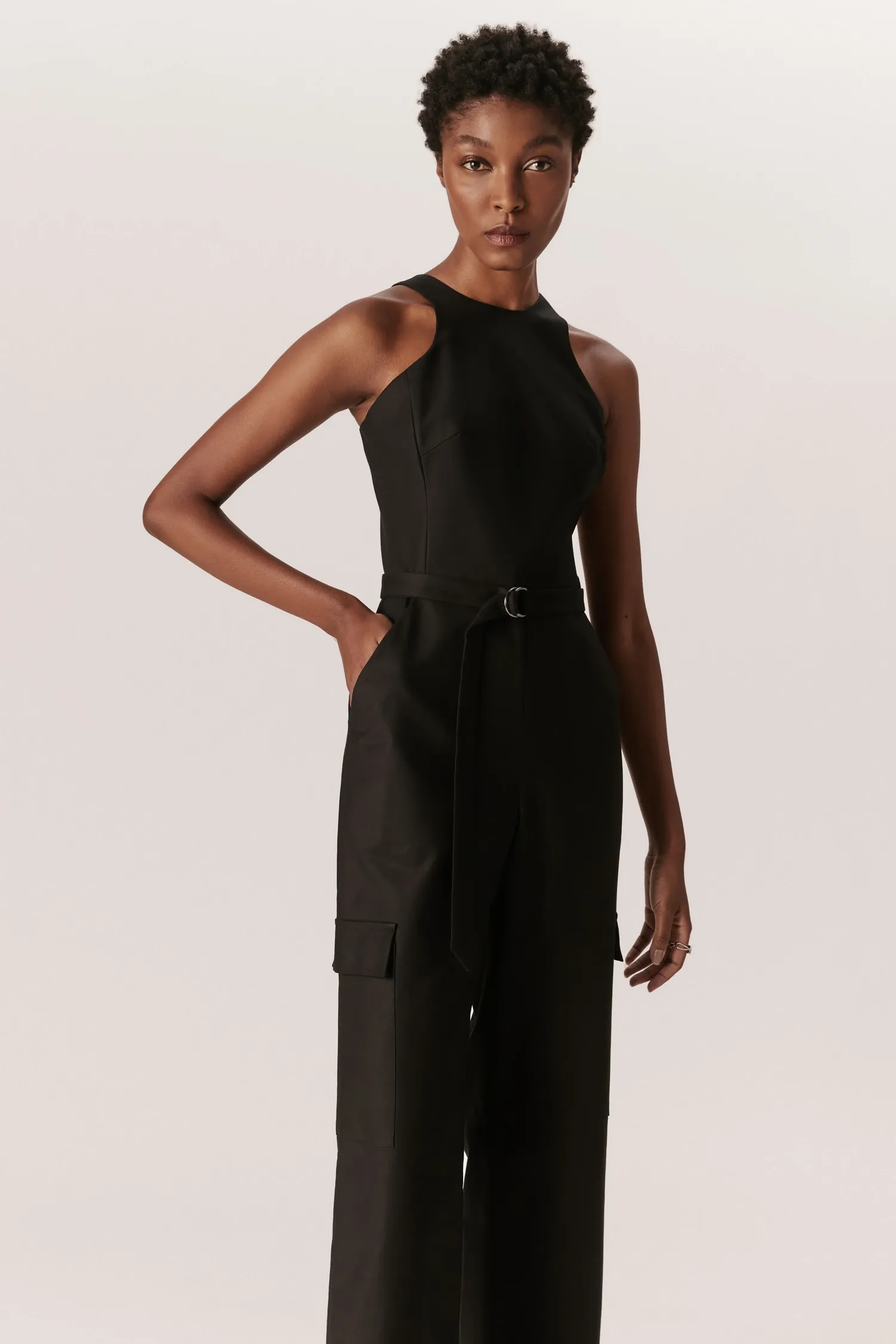 007429_MACACAO_DECOTE_ALTO_BOLSO_CARGO_PRETO_ANDREAMARQUES -1-